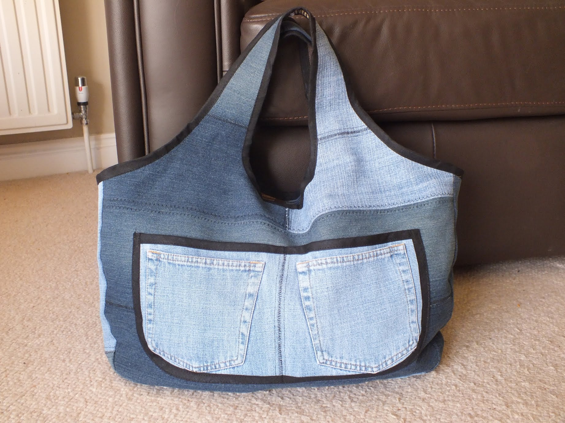 You Can Make Bags Out of Your Old Jeans - Knittting Crochet