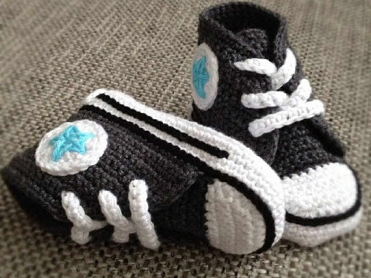 knitted converse booties